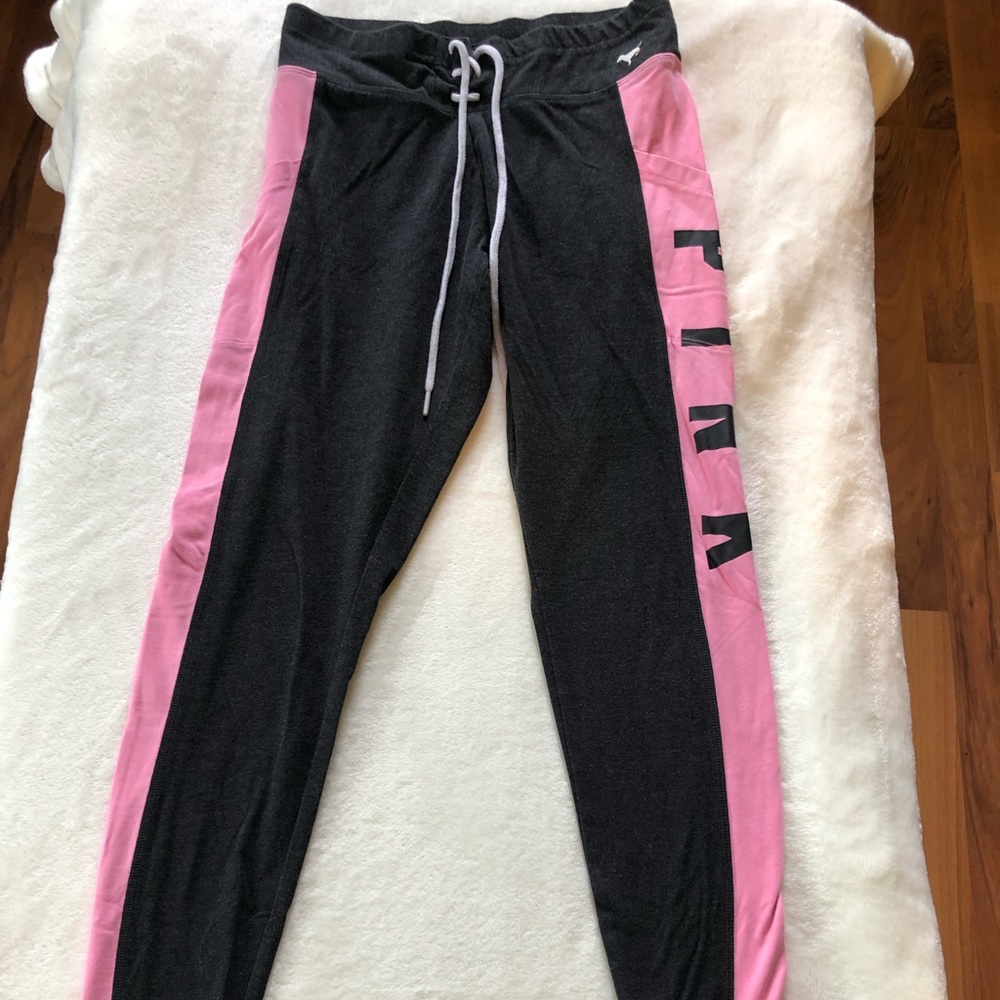 Victoria’s Secret pink yoga leggings‎